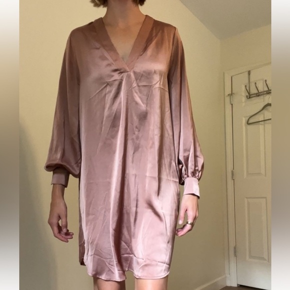 H&M Silky Mauve Oversized Long Sleeve Dress – Size XS NWT - Picture 3 of 9